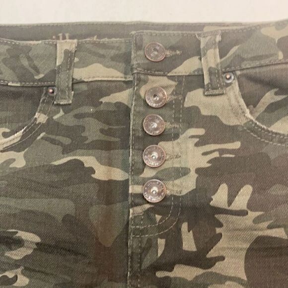 Vanilla Star women’s/juniors camouflage denim, distressed skirt size 3 - Picture 5 of 8